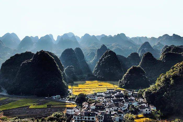 万峰林自然风光
